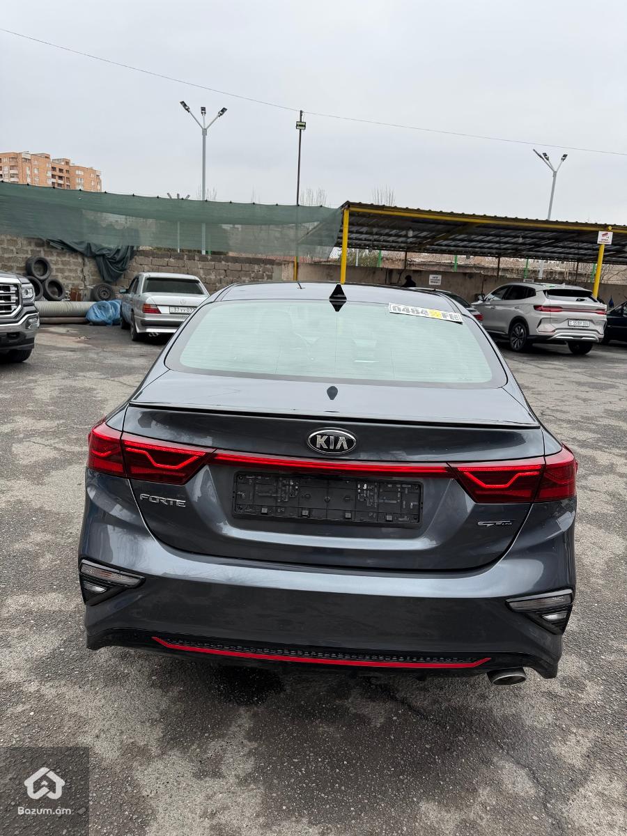 KIA FORTE GT-LINE  - image 13