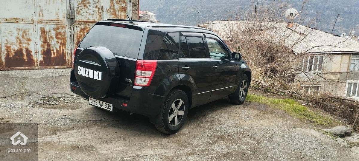 Suzuki Grand Vitara 2.0 - image 3