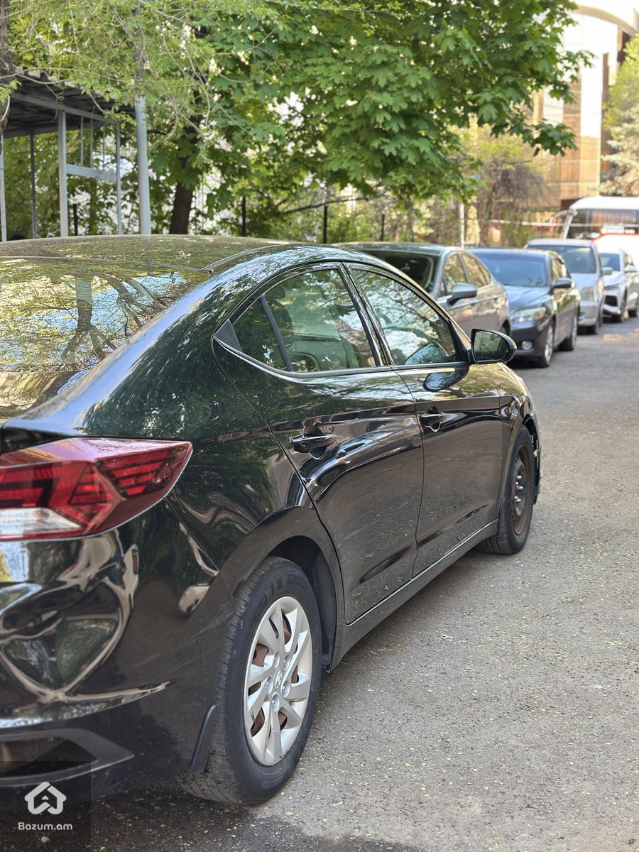 Hyundai Elantra 2020 - image 5