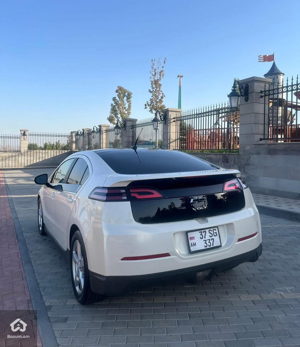 Chevrolet Volt Premier - image 6