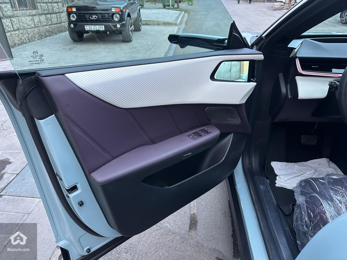 MAZDA EZ-60 - image 10