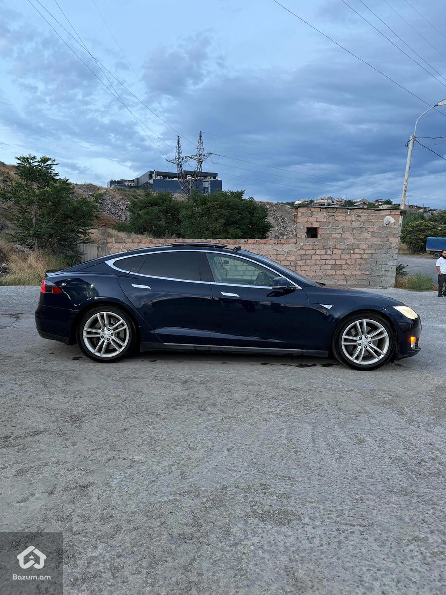 Tesla Model S85 Fastcharge - image 10