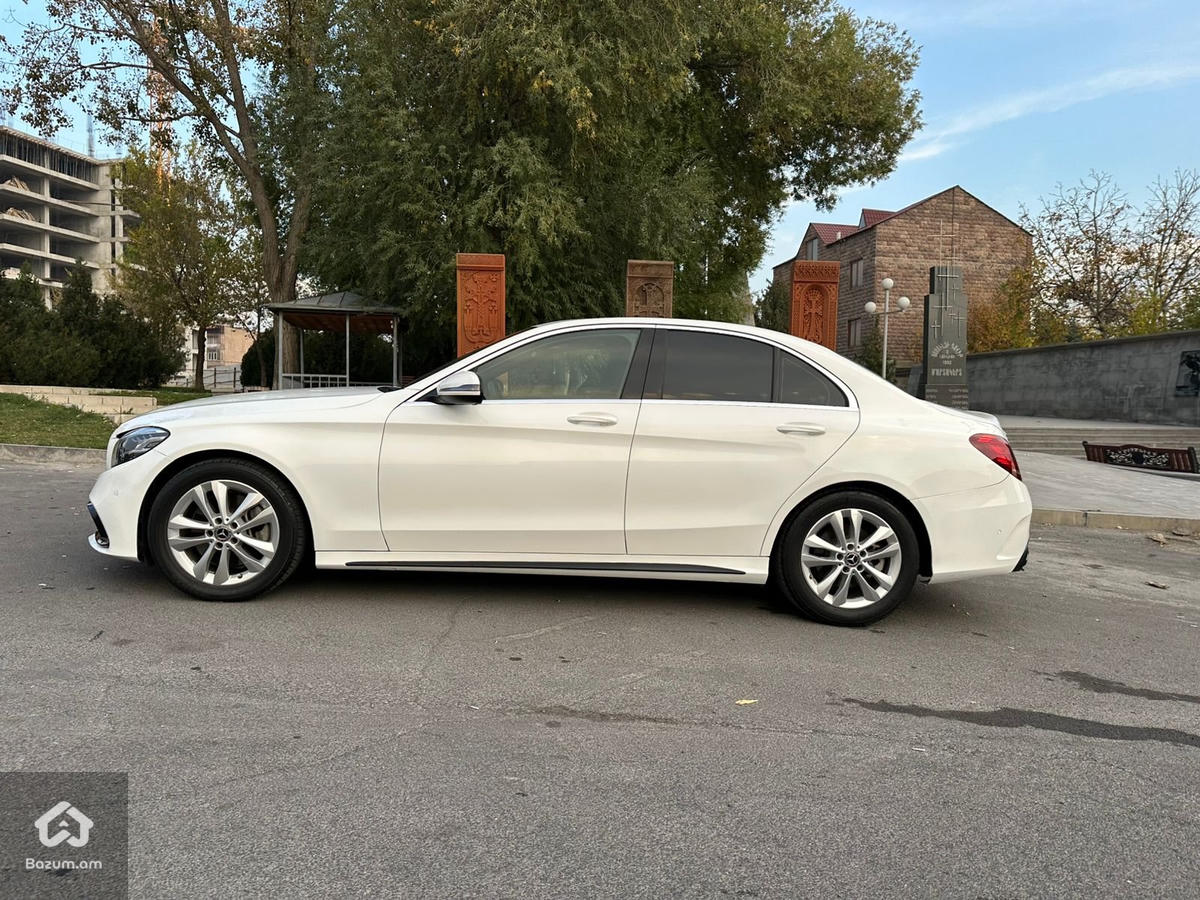 Mercedes C300  - image 3