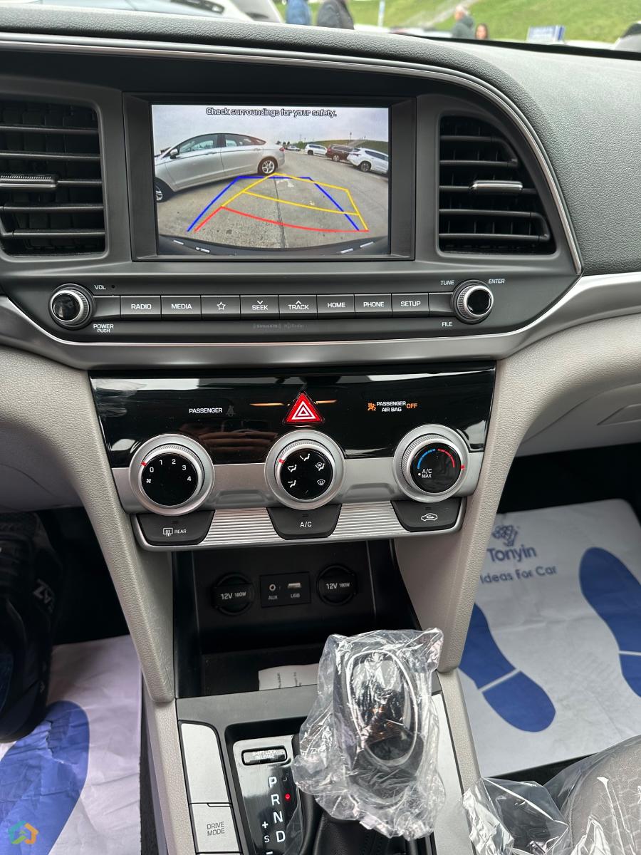 Hyundai Elantra - image 16