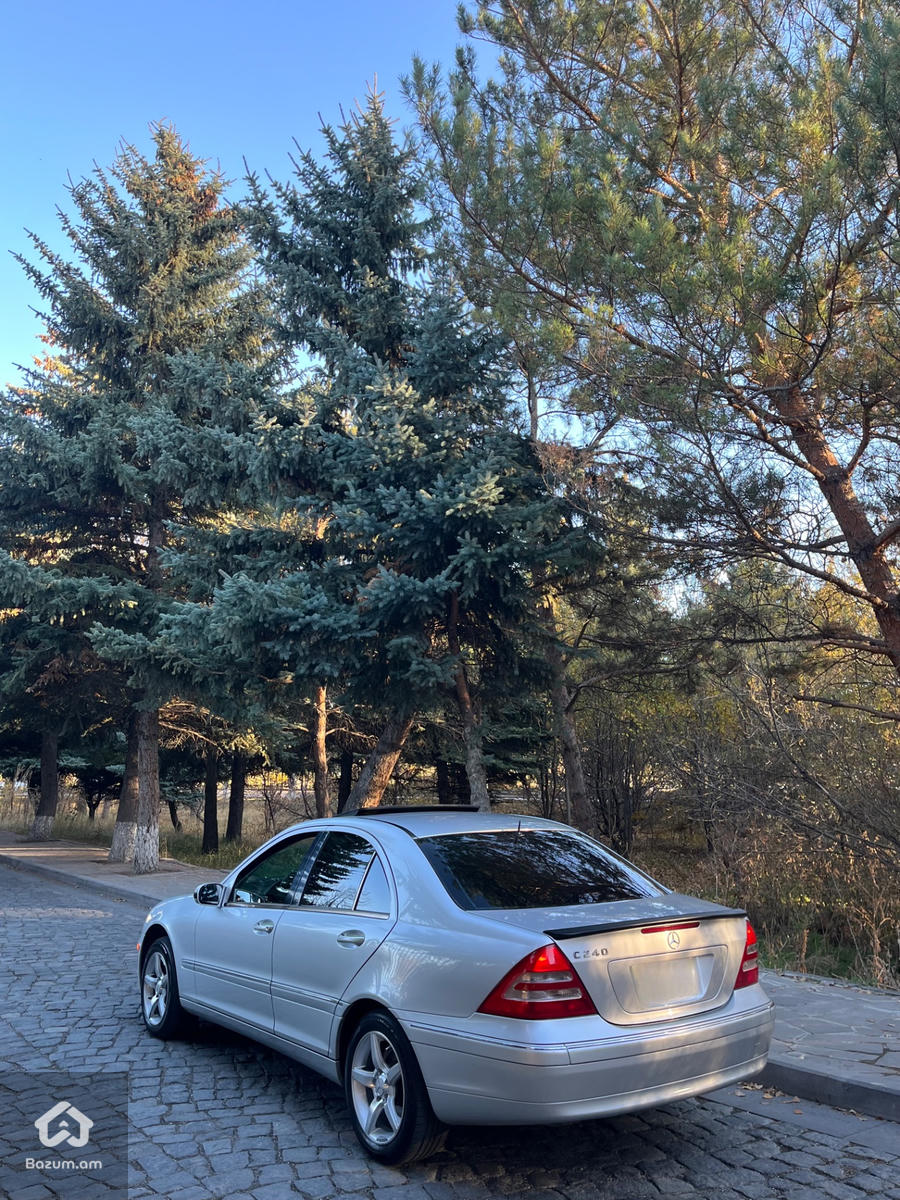 Mercedes benz C240 - image 3