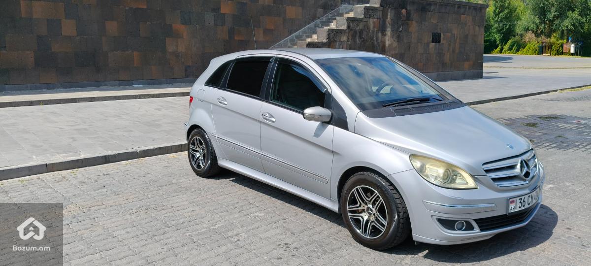 Mercedes-benz - image 1