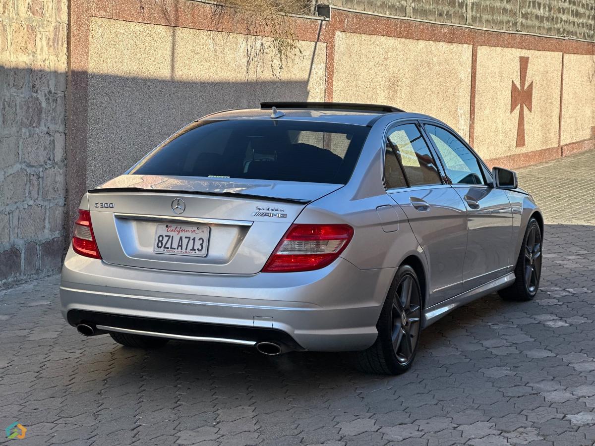 Mercedes benz c300 - image 16