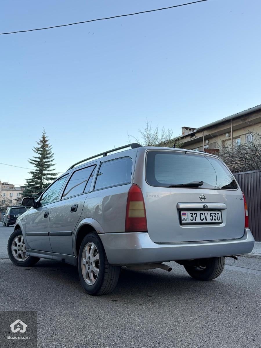 Opel Astra - image 9