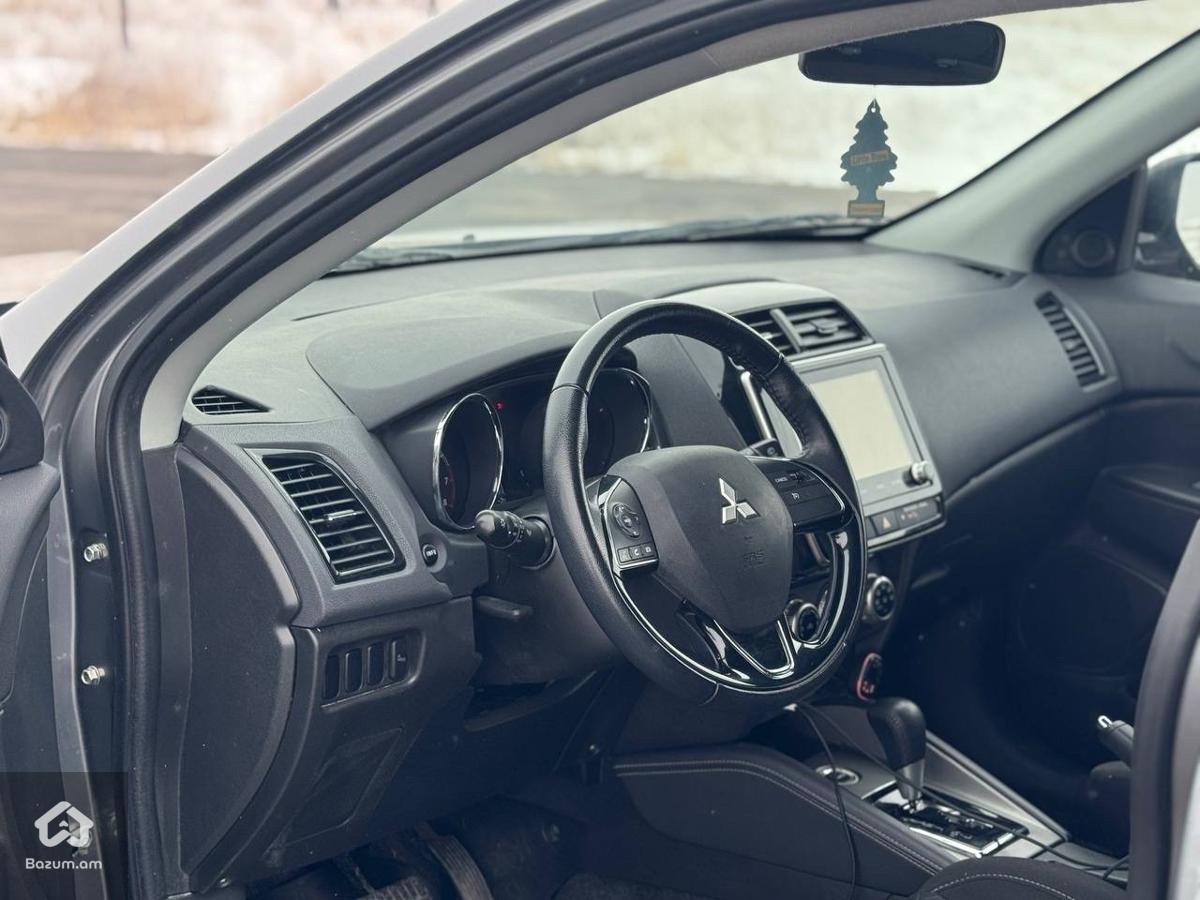 Mitsubishi Outlander 2.4 - image 6