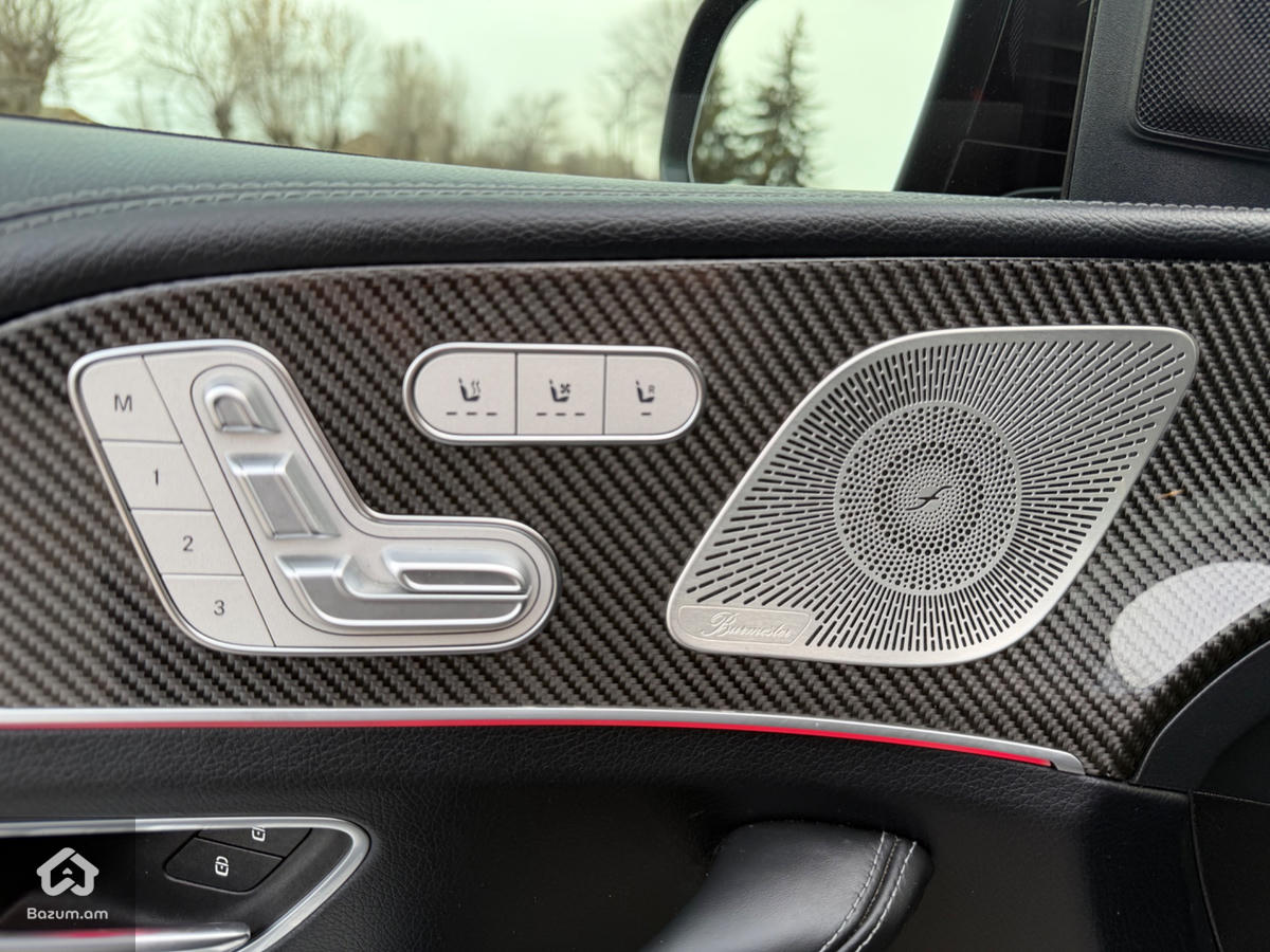 MERCEDES BENZ GLE COUPE AMG CARBON EDITION - image 13