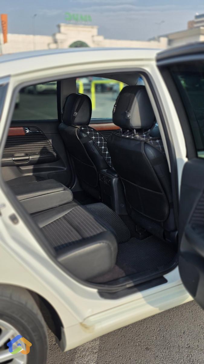 Nissan Fuga - image 8