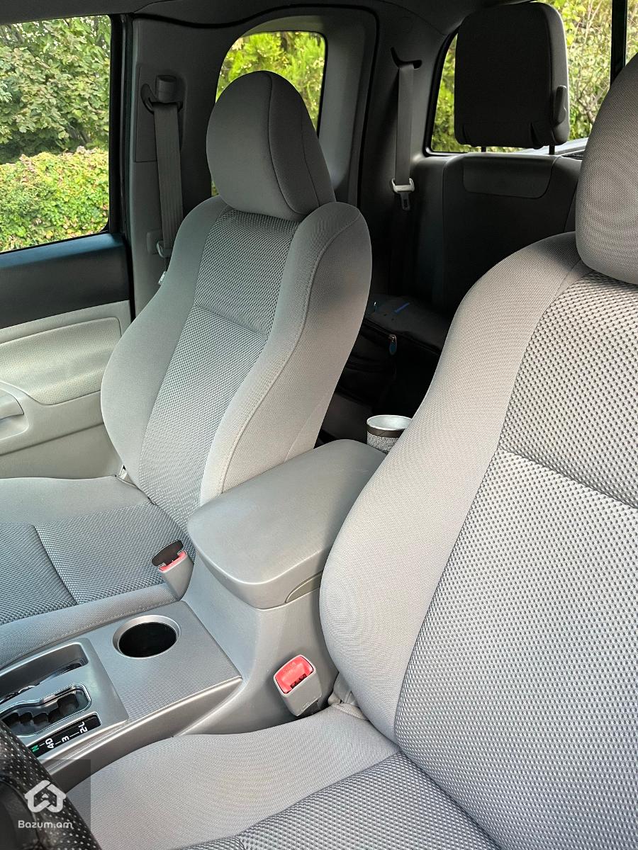 Toyota Tacoma Pickup 2011 - image 9