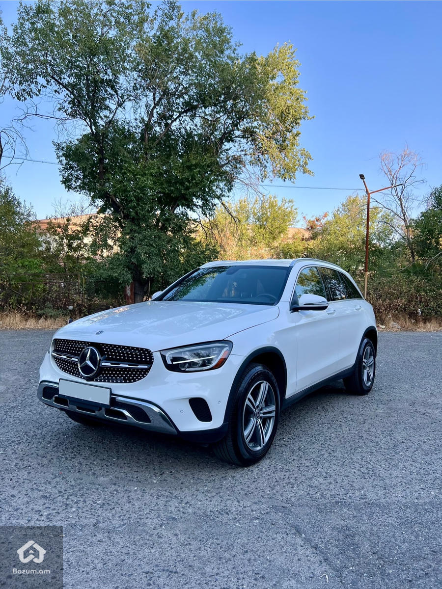 Mercedes Benz GLC 300 - image 2