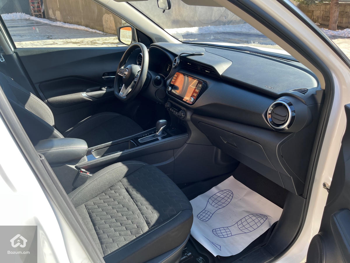 Nissan Kicks SV - image 10