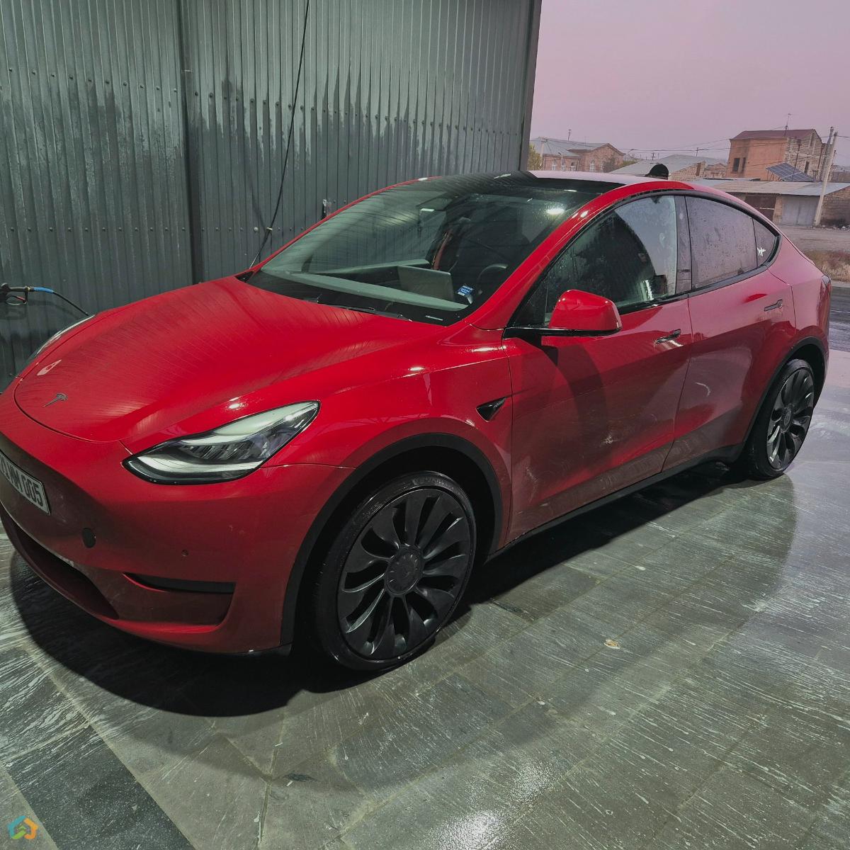 Tesla Model Y Dual Motor - image 2