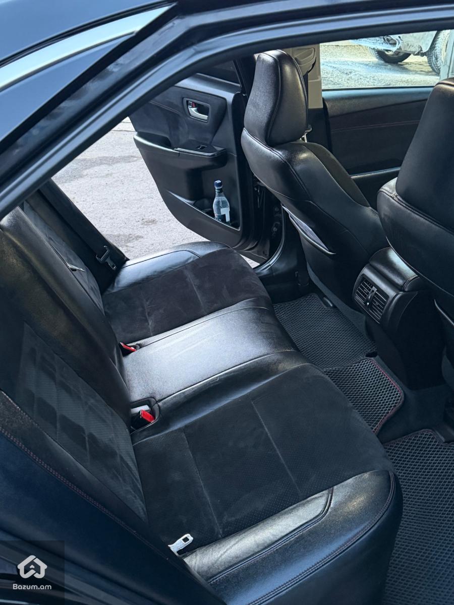Toyota Camry  - image 10