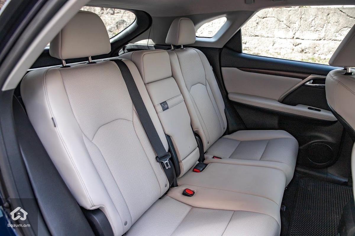 2021 Lexus RX350 - image 12