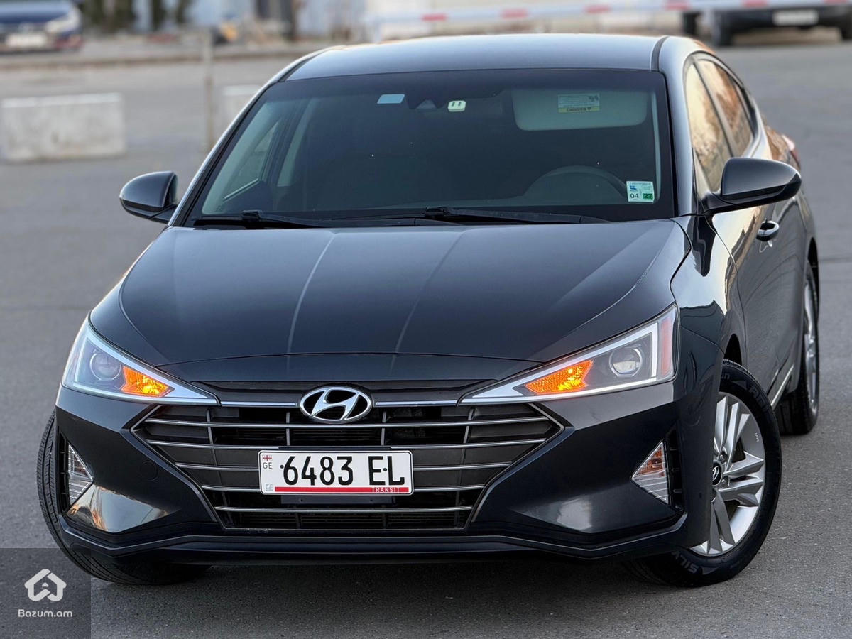 Hyundai Elantra - image 2
