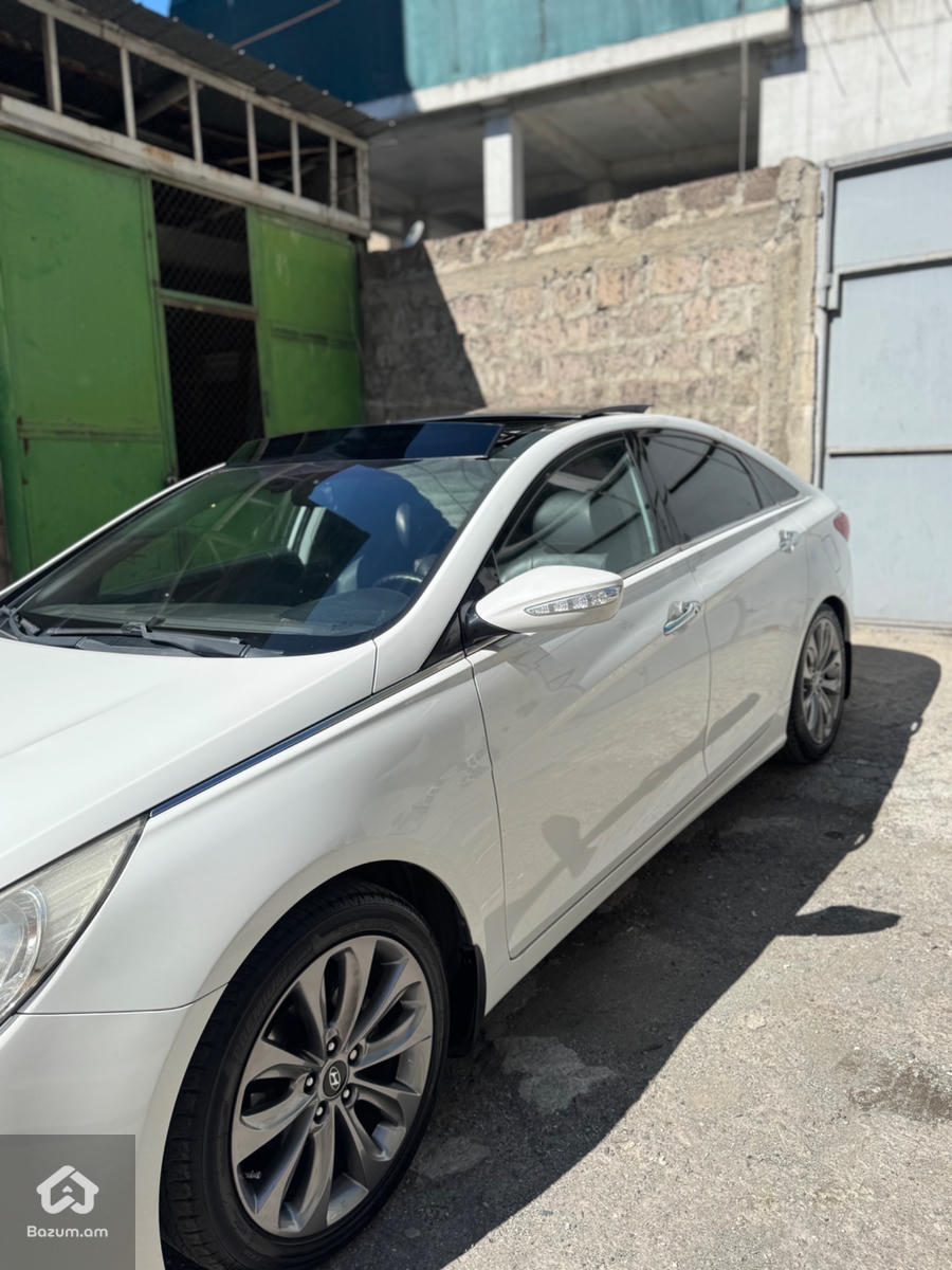 Hyundai Sonata - image 9