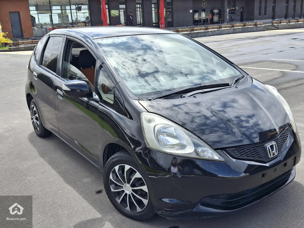 Շտապ Վաճառվում է Honda Fit 2009թիվ - image 3