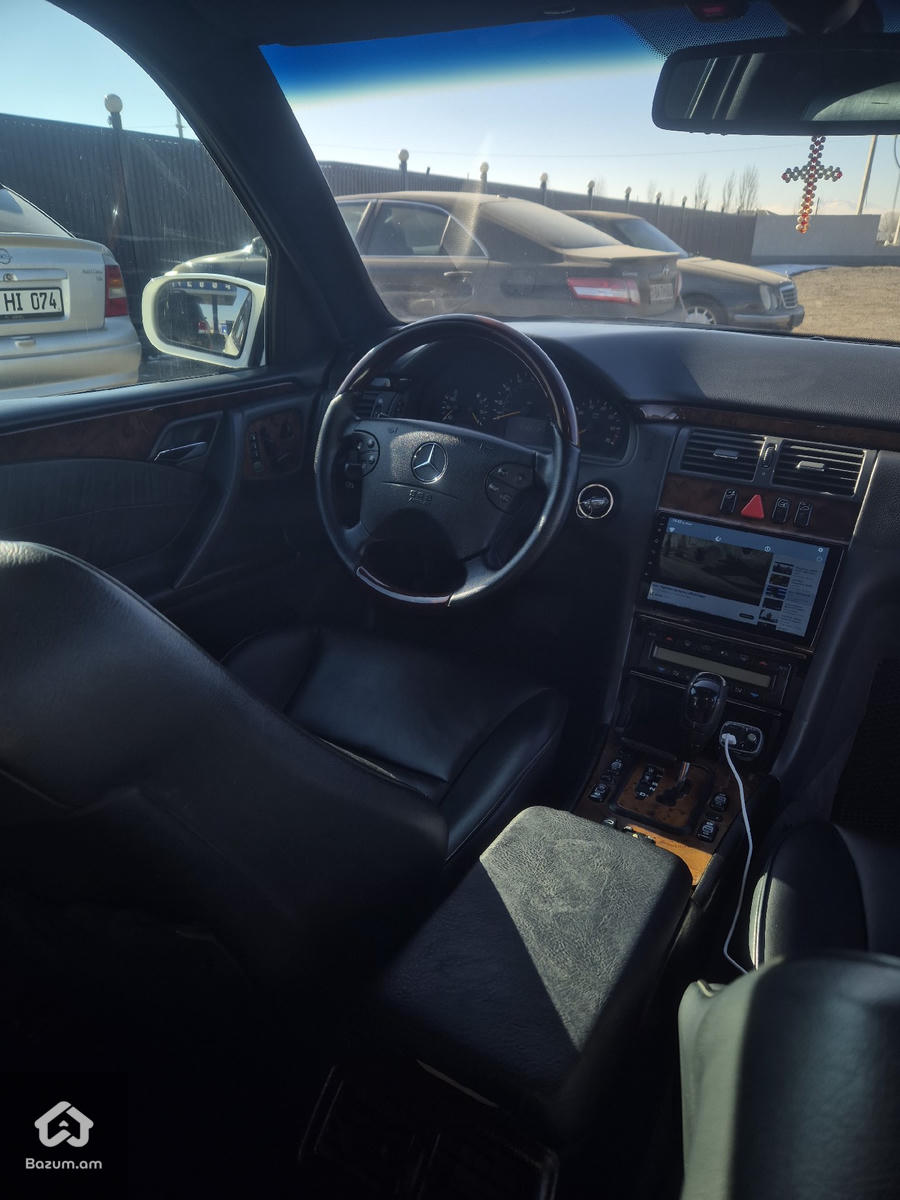 Mercedes benz w210 - image 20