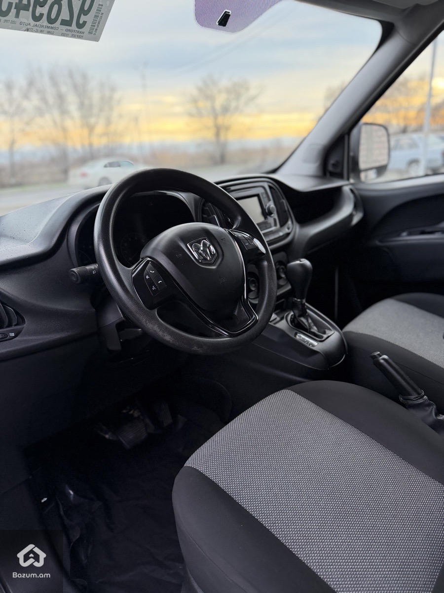 RAM PROMASTER CITY - image 9