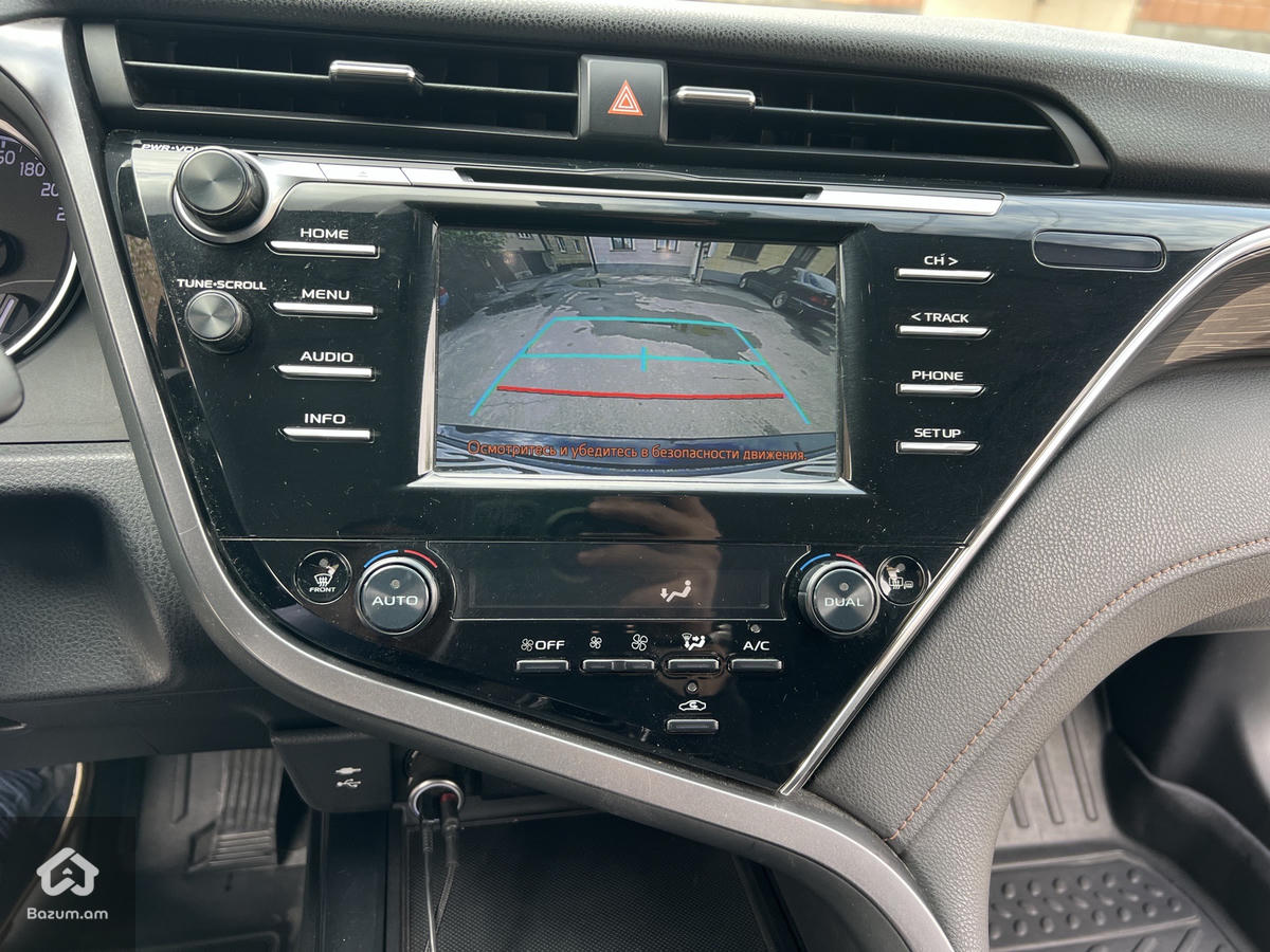 Toyota Camry 2018 Japan - image 10