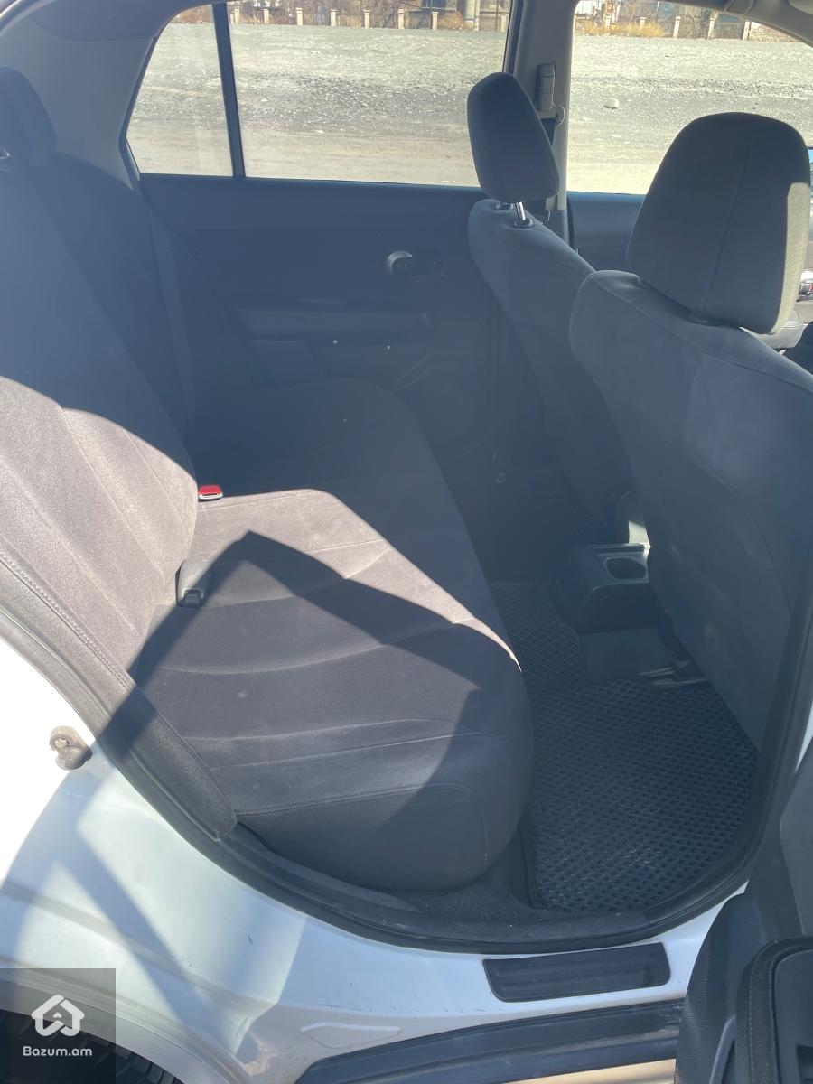 Nissan tiida - image 6