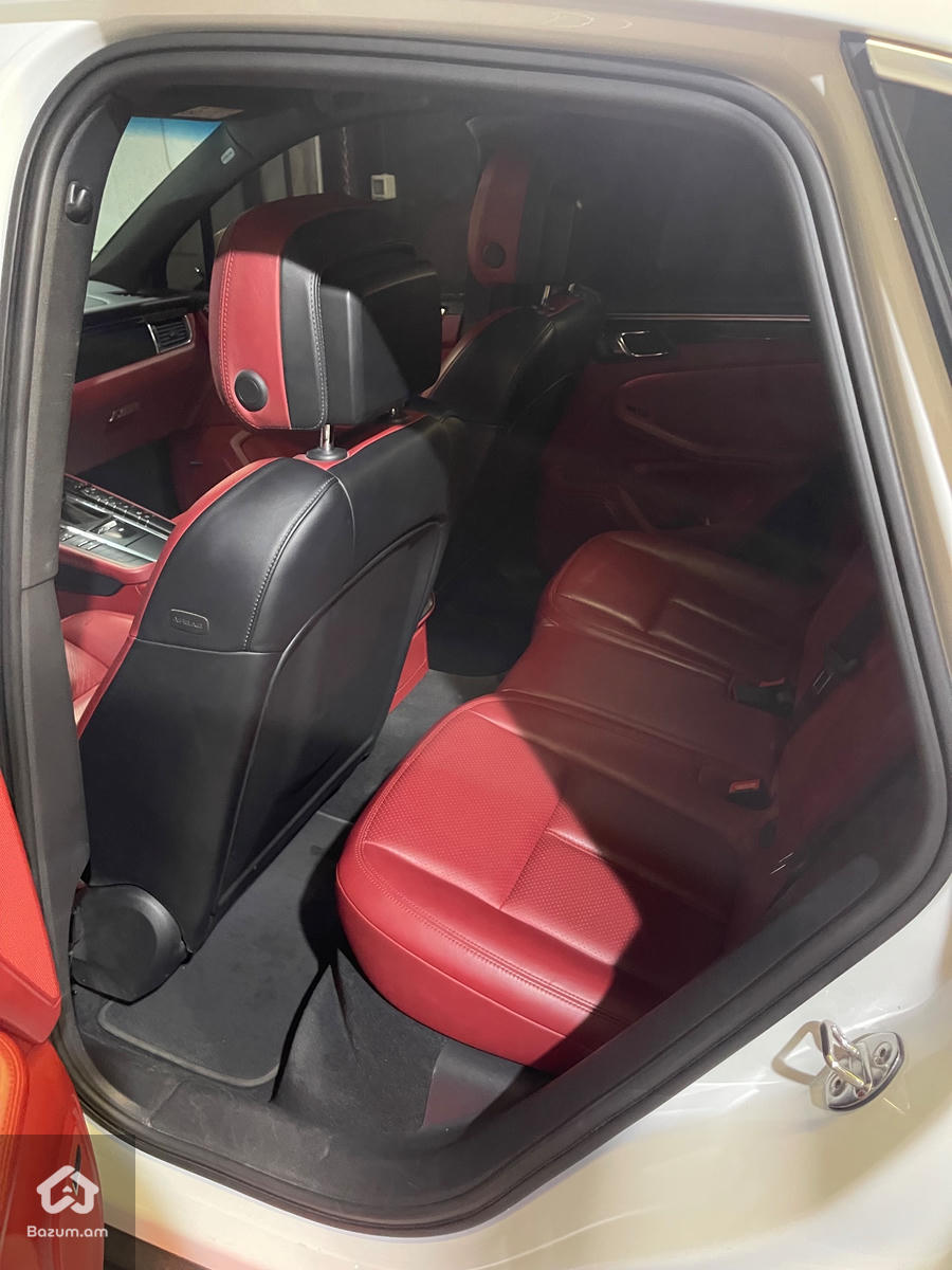 Porsche - image 8