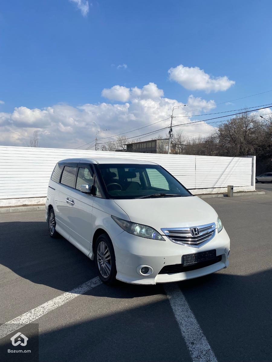 Honda Elysion - image 1