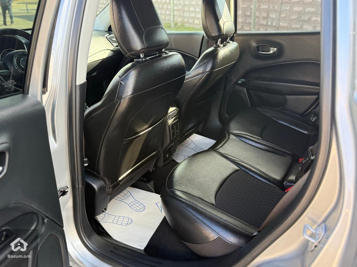 JEEP COMPASS LATITUDE AWD 2019 - image 9