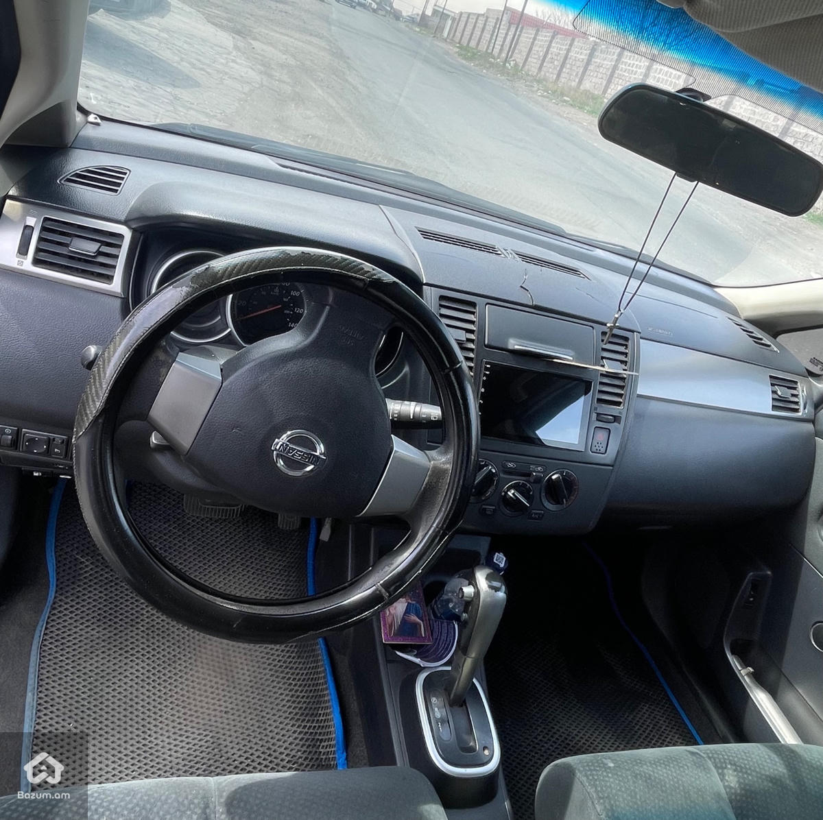 Nissan Versa - image 3