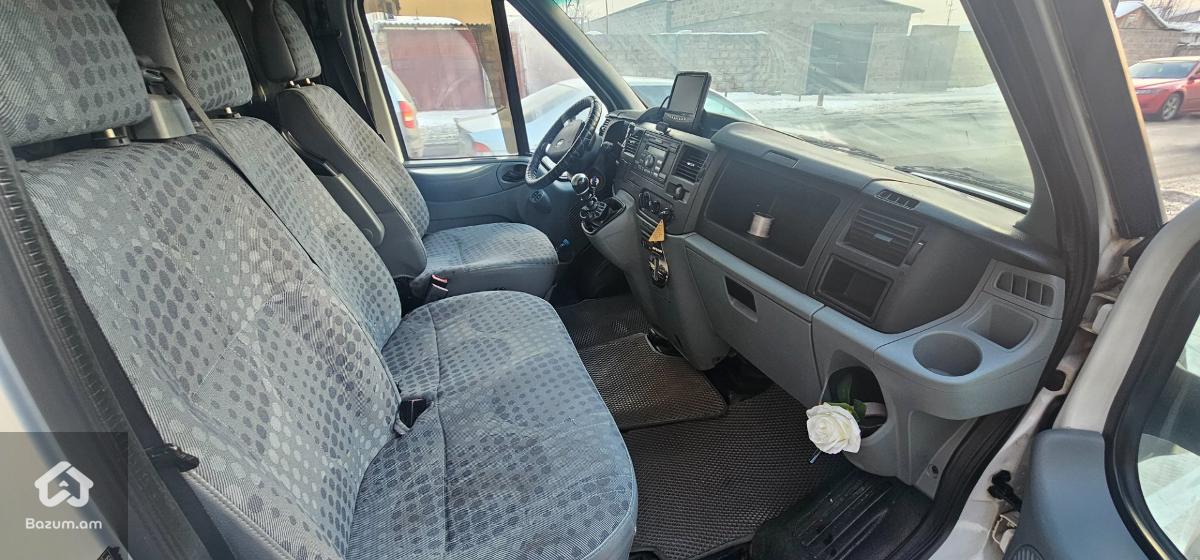 Ford transit - image 7