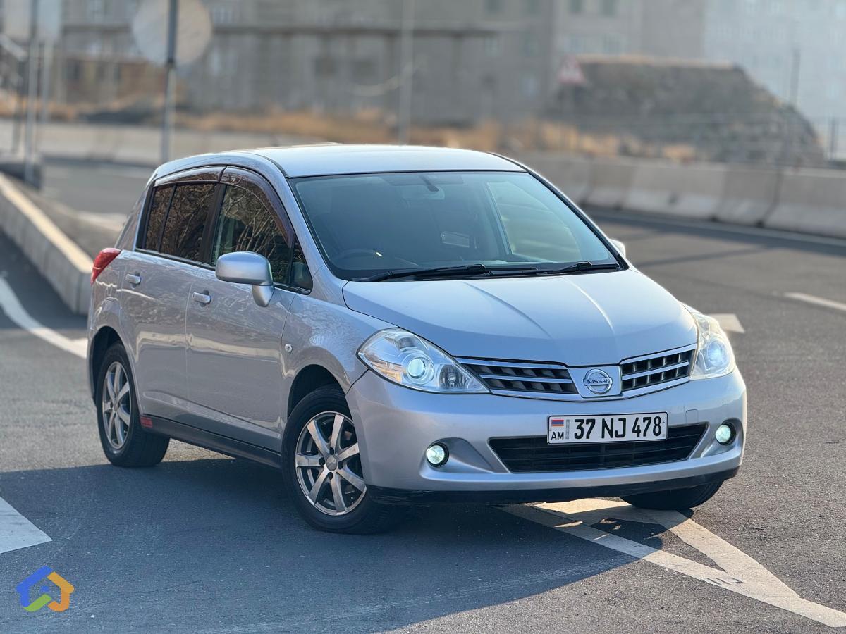 Nissan Tiida - image 16