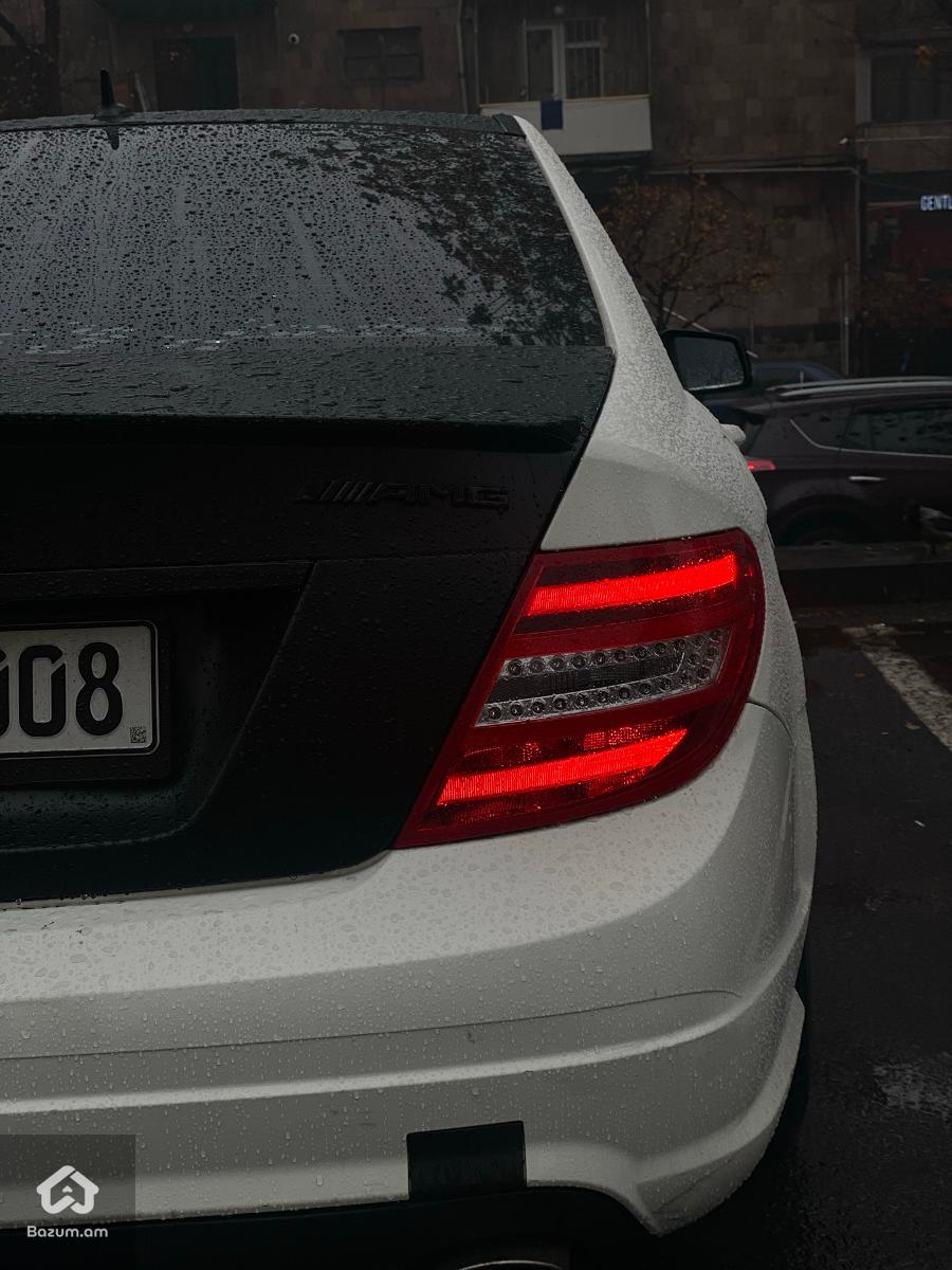 mercedes benz c300 w204 - image 7