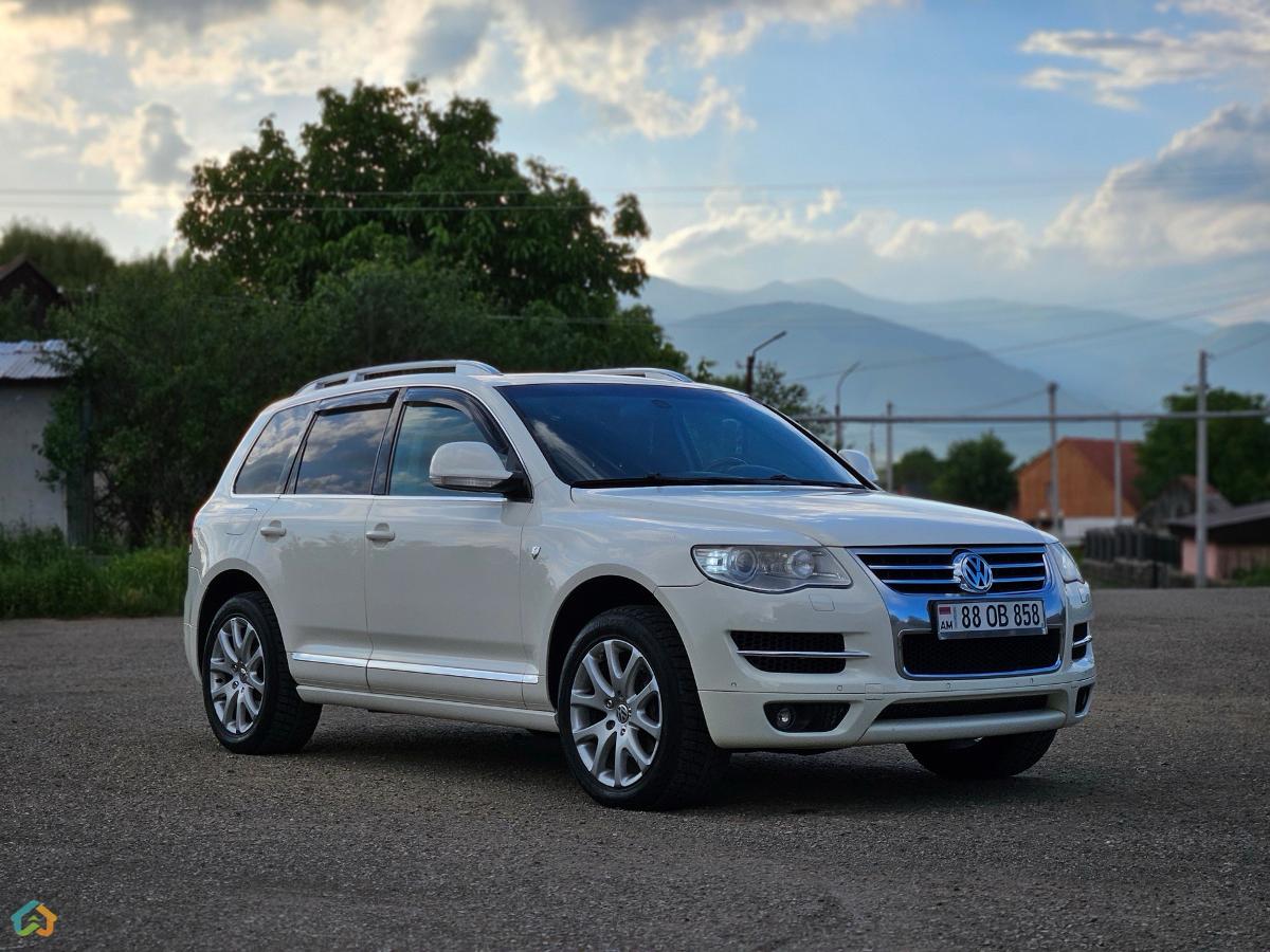 Volkswagen Touareg - image 1