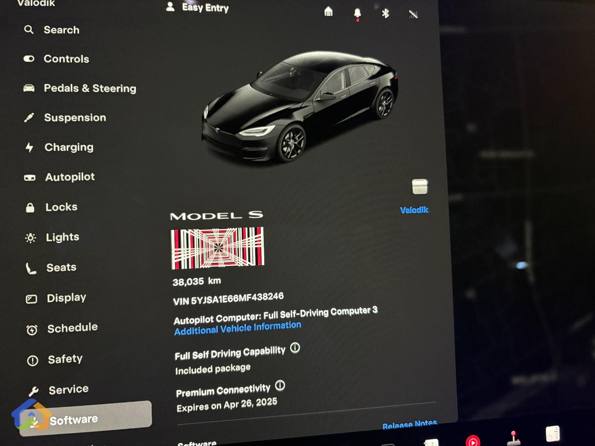 Tesla Model S Plaid - image 8