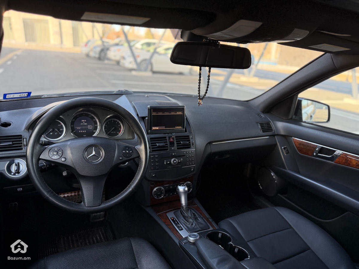 W 204 - image 5