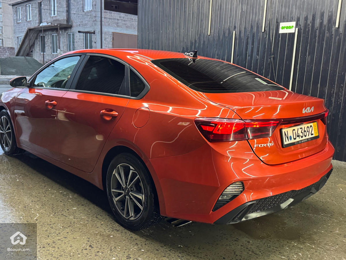 Kia Forte LXS 2022 TIV - image 4