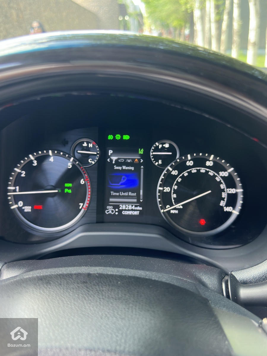 Lexus GX 460 Luxury - image 12