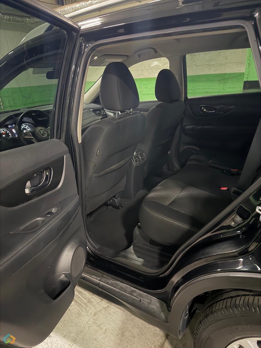 Nissan Rogue - image 8