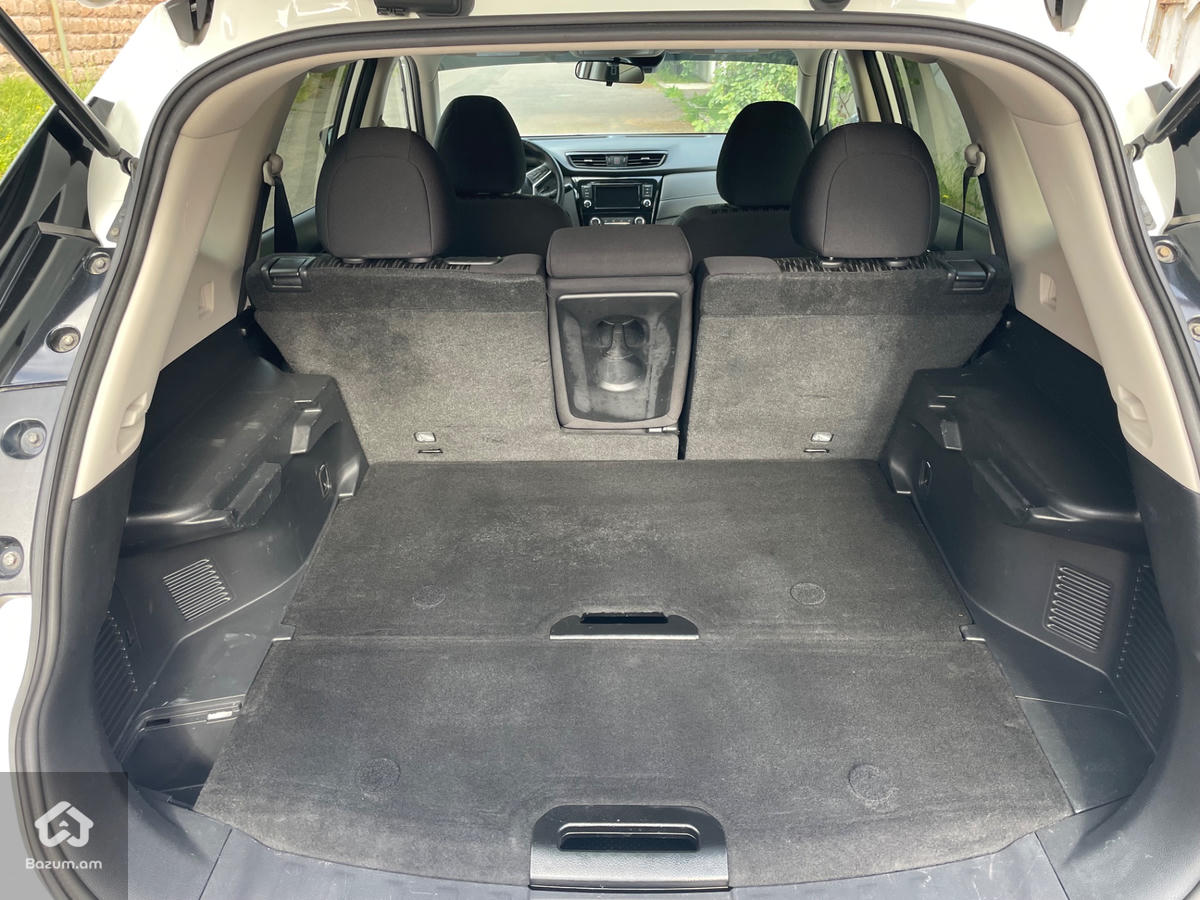 Nissan Rogue Special Edition - image 9