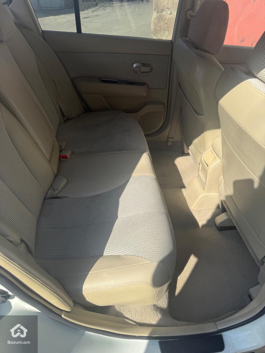 Nissan Tiida - image 19