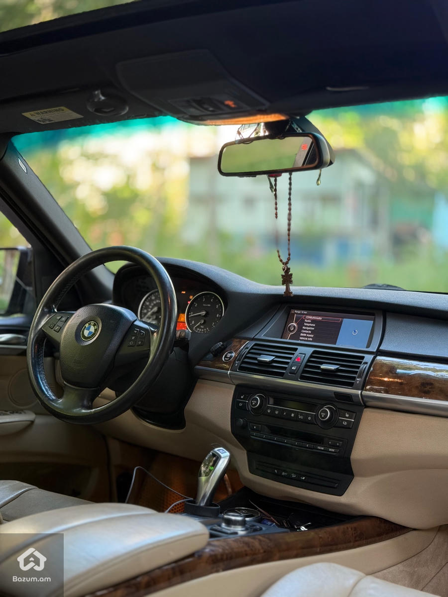 BMW X5 E70 - image 7