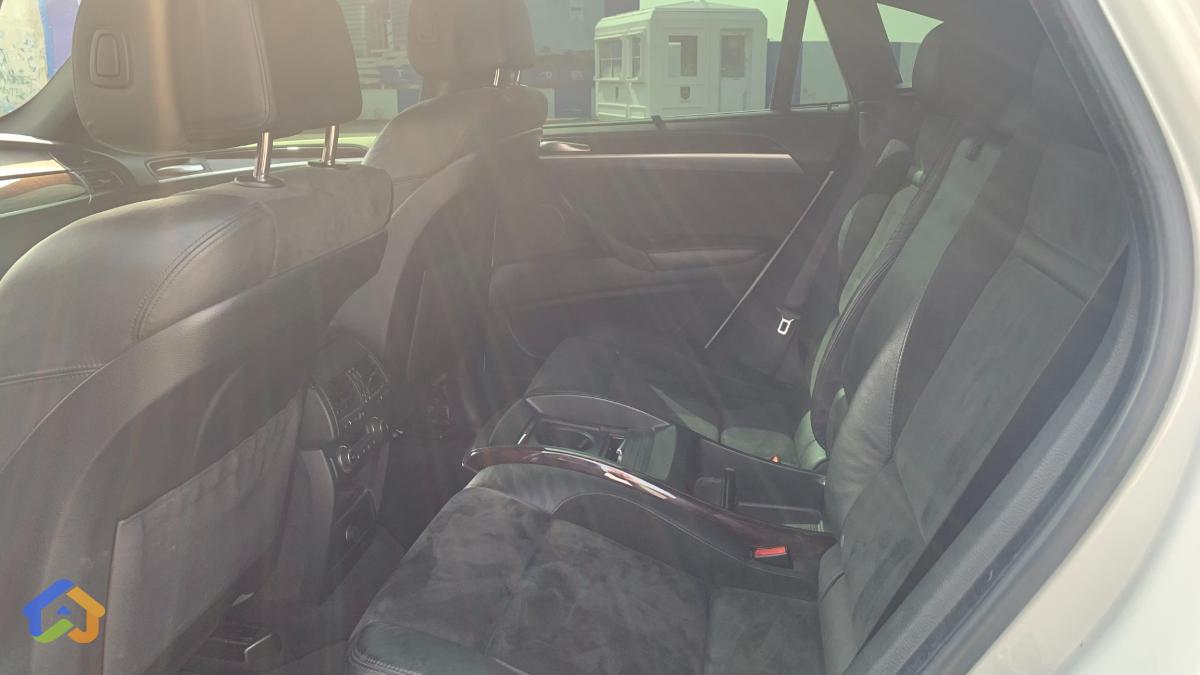 BMW X6 - image 11