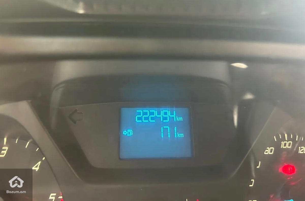 Ford Transit - image 7