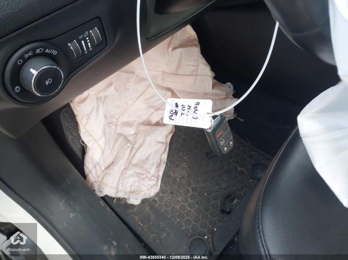 Jeep Compass Latitude 4x4 - image 10