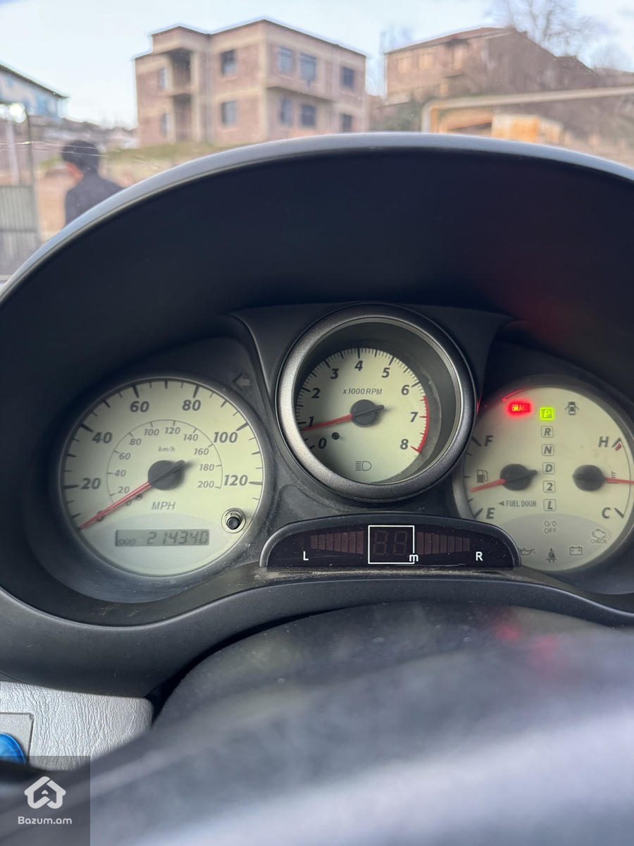 Toyota RAV4  - image 10