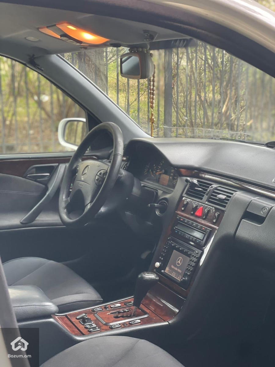 Mercedes  W210 - image 6