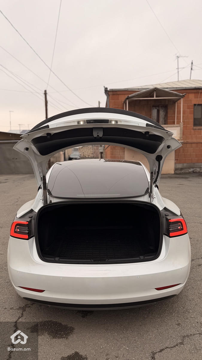 Tesla Model 3 2022 - image 12